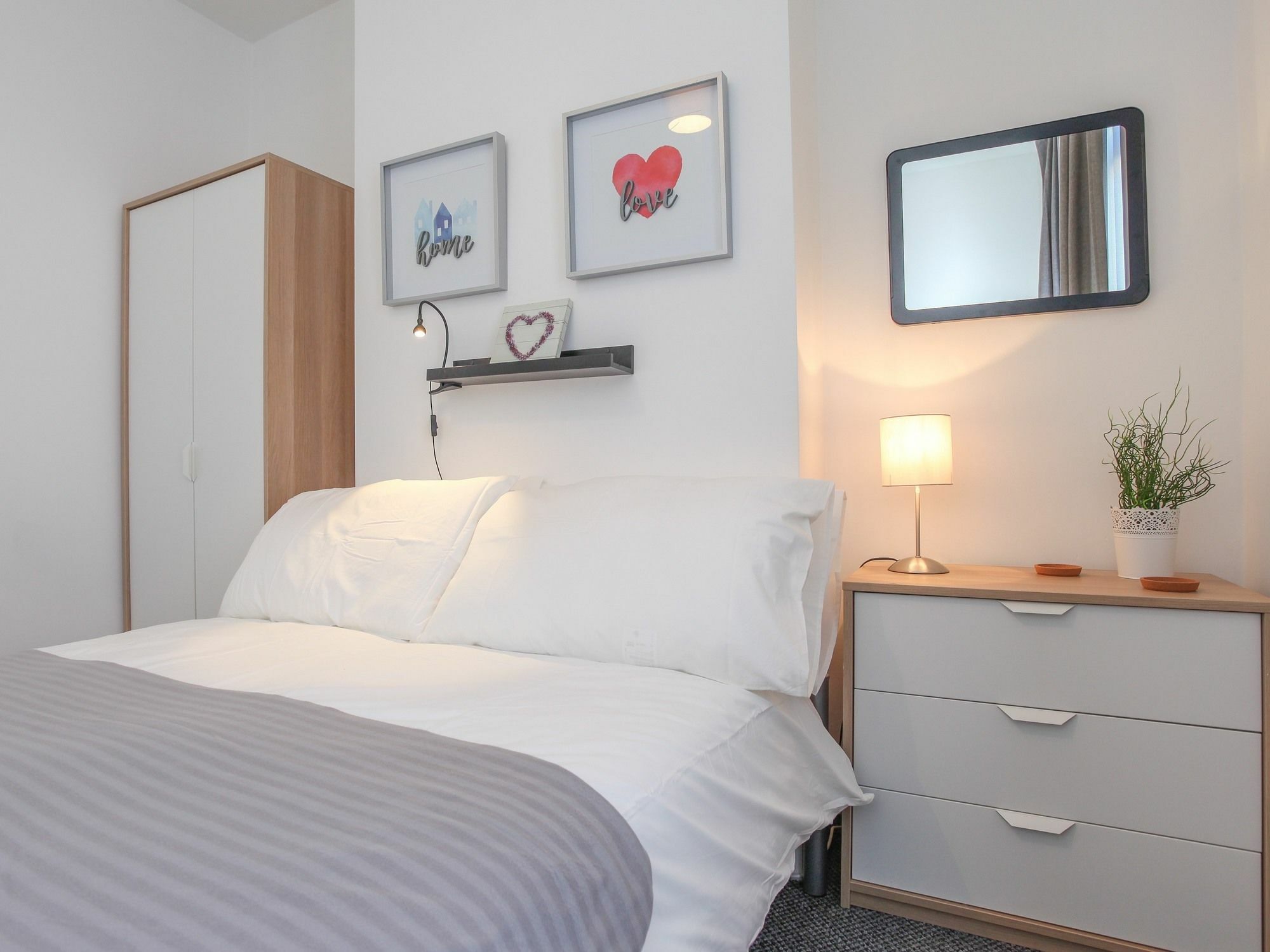 Vakantiehuis Donegall Avenue - Serviced Belfast